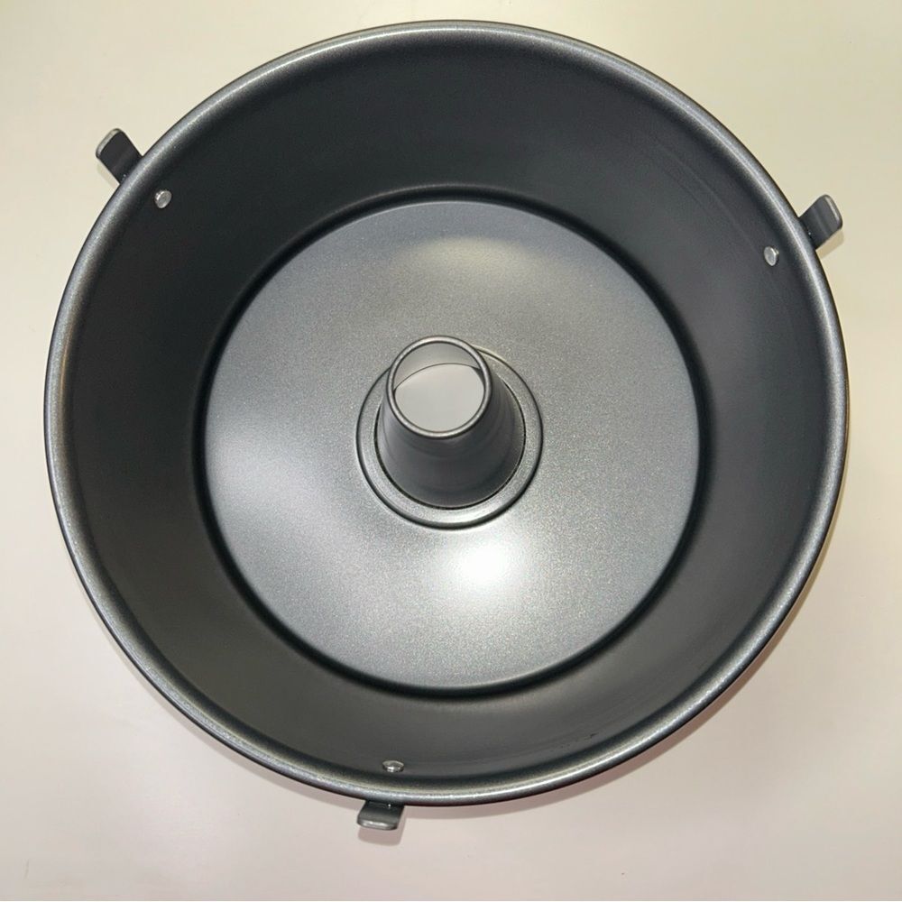 Non-Stick Bundt Cake Pan